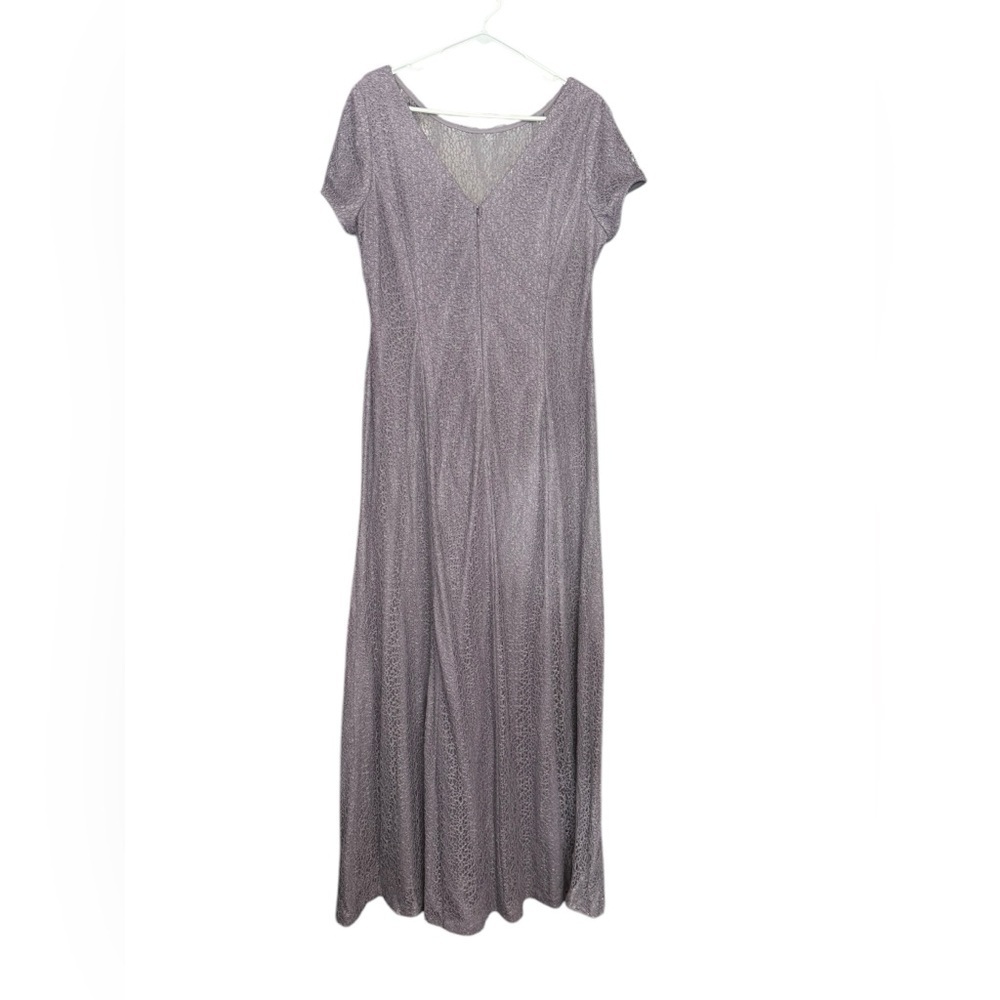 Alex Evenings Women's Long Cap Sleeve Cap Sleeve Lace Gown with Brooch size 14 - Picture 3 of 5